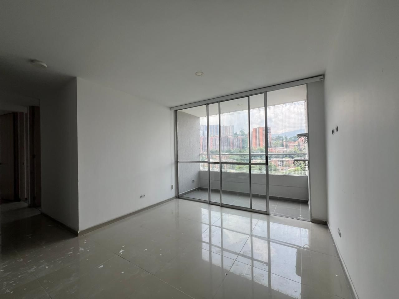 Apartamento en arriendo Antioquia Envigado Trianon 65 m2 Habitaciones 3 Baños 2 Garajes 1 Precio $3450000