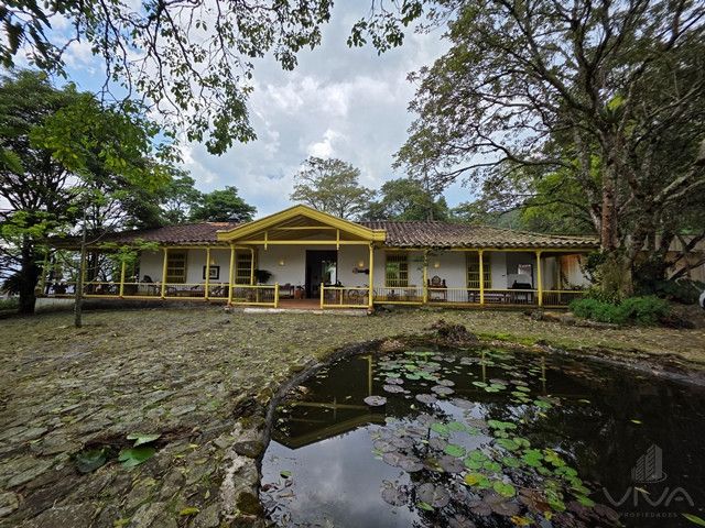 Casa en venta Antioquia Medellín Los Naranjos 600 m2 Habitaciones 4 Baños 5 Garajes 6 Precio $7100000000