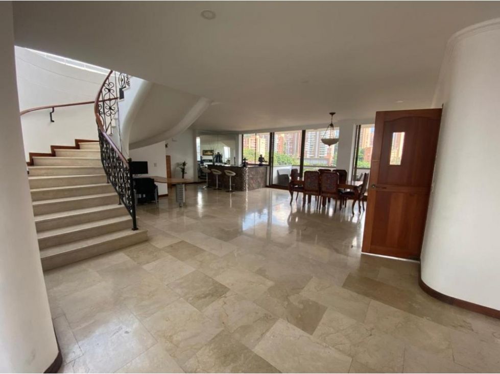 Apartamento en arriendo o venta Antioquia Medellín El Tesoro 405 m2 Habitaciones 3 Baños 5 Garajes 3 Precio venta $2100000000 Precio arriendo $16909000