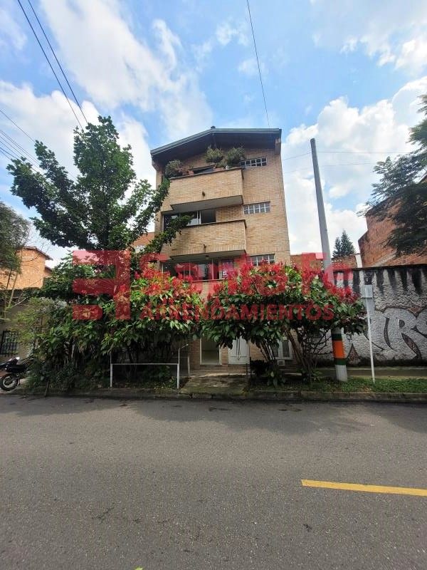 Casa en arriendo Antioquia Envigado Jardines 84 m2 Habitaciones 3 Baños 2 Garajes 0 Precio $3100000