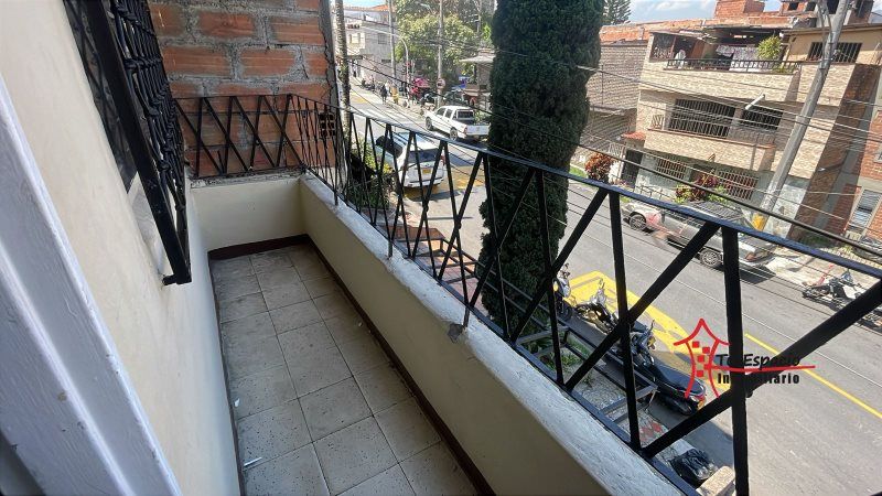 Casa en arriendo Antioquia Medellín Berlin 100 m2 Habitaciones 4 Baños 2 Garajes 0 Precio $1850000