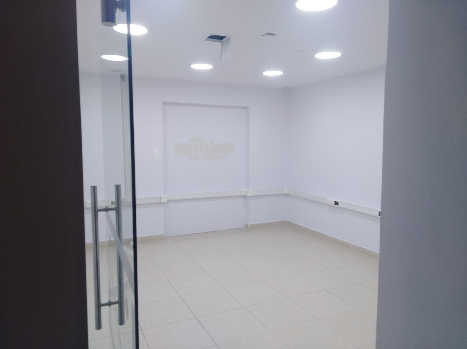 Oficina en arriendo Antioquia Medellín Laureles 420 m2 Habitaciones 0 Baños 6 Garajes 1 Precio $10000000