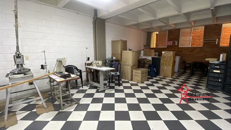 Bodega en arriendo Antioquia Medellín Santa Fe 100 m2 Habitaciones 0 Baños 3 Garajes 0 Precio $3800000