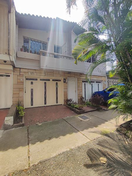 Casa en arriendo Antioquia Medellín Los Pinos 240 m2 Habitaciones 1 Baños 1 Garajes 0 Precio $5500000