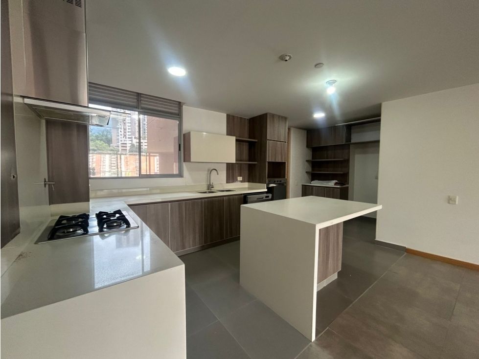 Apartamento en arriendo Antioquia Envigado Envigado 195 m2 Habitaciones 4 Baños 5 Garajes 3 Precio $9500000
