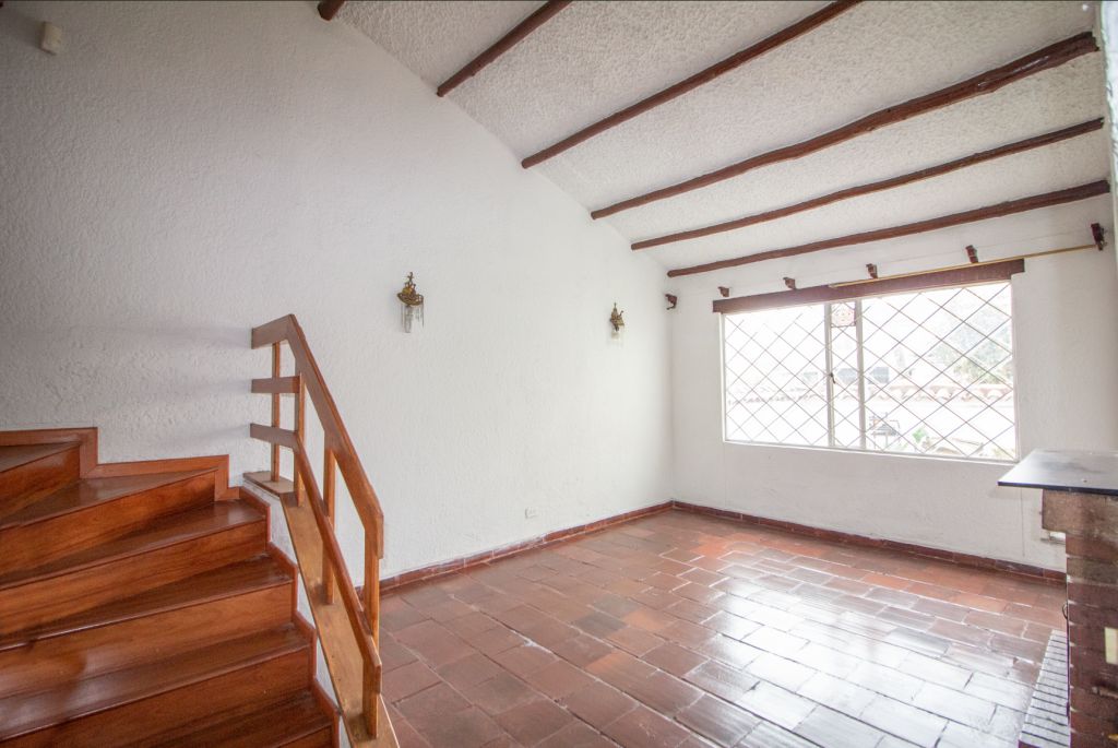Casa en venta Cundinamarca Bogotá Villa Del Prado 138 m2 Habitaciones 4 Baños 5 Garajes 2 Precio $580000000