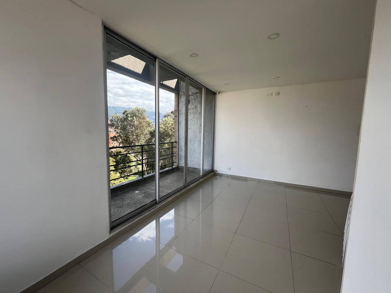 Apartamento en venta Cundinamarca Bogotá Los Cedritos 110 m2 Habitaciones 3 Baños 3 Garajes 2 Precio $720000000