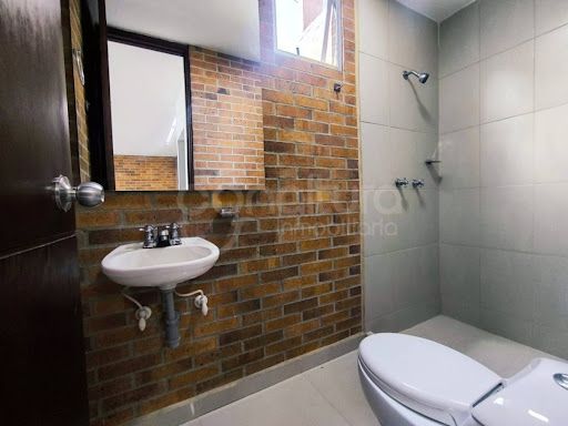Oficina en arriendo Antioquia Medellín San Diego 60 m2 Habitaciones 0 Baños 1 Garajes 2 Precio $5700000