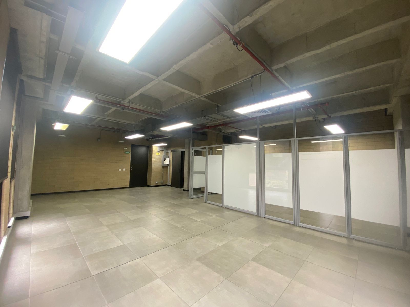 Oficina en arriendo Antioquia Medellín Cristo Rey 77 m2 Habitaciones 0 Baños 1 Garajes 1 Precio $6200000