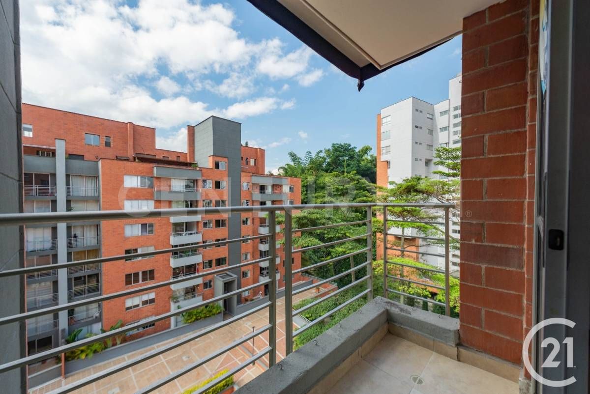 Apartamento en arriendo Antioquia Envigado Uribe Ángel 104 m2 Habitaciones 3 Baños 2 Garajes 2 Precio $4860000