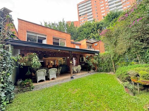 Casa en arriendo Antioquia Envigado Vientos De La Colina 233 m2 Habitaciones 3 Baños 4 Garajes 2 Precio $9200000
