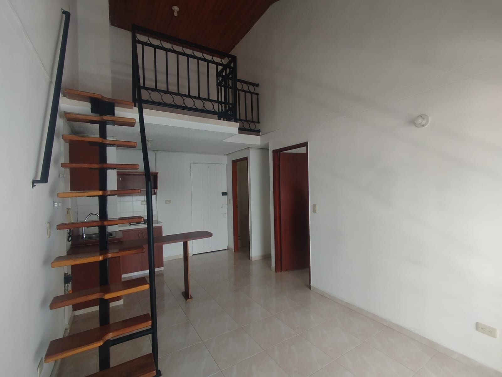 Apartaestudio en arriendo Risaralda Pereira Pinares Alto 45 m2 Habitaciones 1 Baños 1 Garajes 1 Precio $1800000
