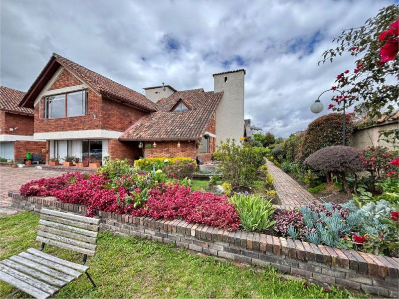 Casa en venta Cundinamarca Bogotá San José De Bavaria 237 m2 Habitaciones 4 Baños 4 Garajes 4 Precio $1250000000