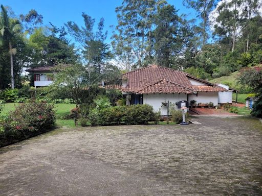 Finca en arriendo Antioquia La Ceja La Ceja 340 m2 Habitaciones 5 Baños 5 Garajes 5 Precio $11500000