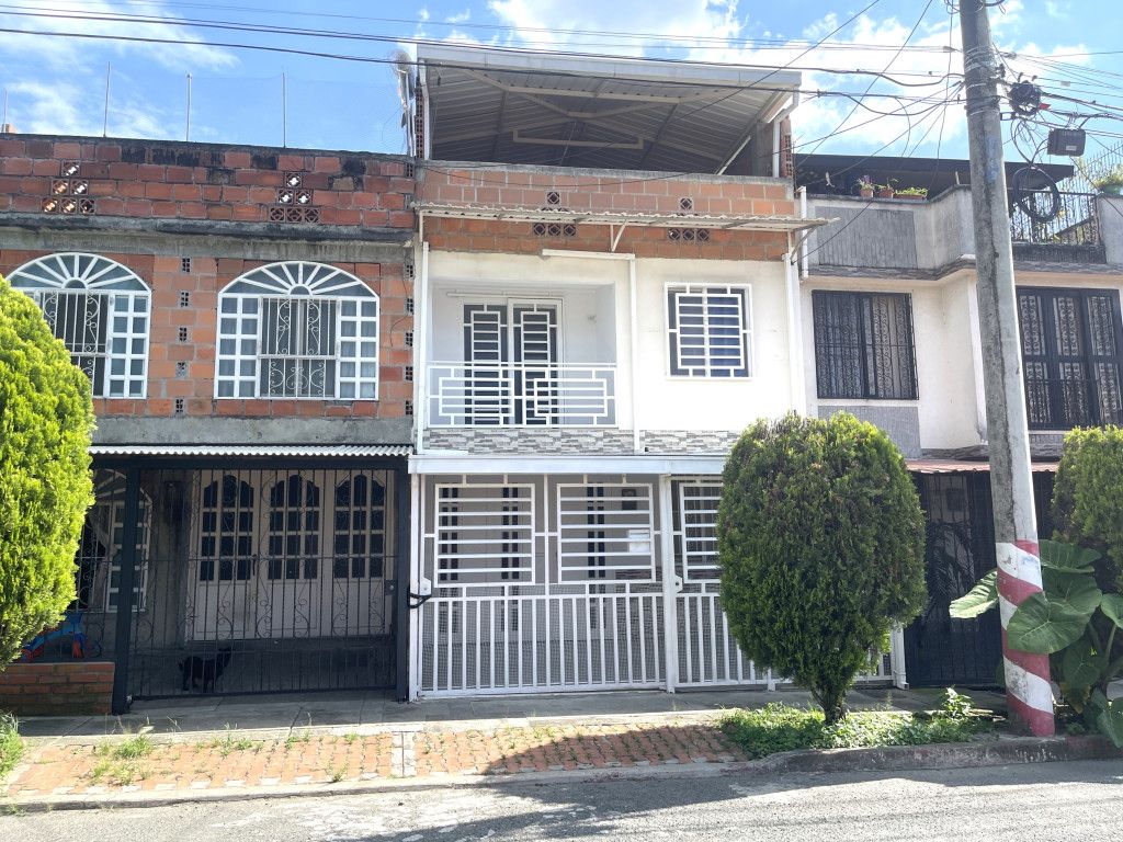 Casa en arriendo Valle Del Cauca Palmira Guayacanes Del Ingenio 120 m2 Habitaciones 4 Baños 2 Garajes 1 Precio $1100000