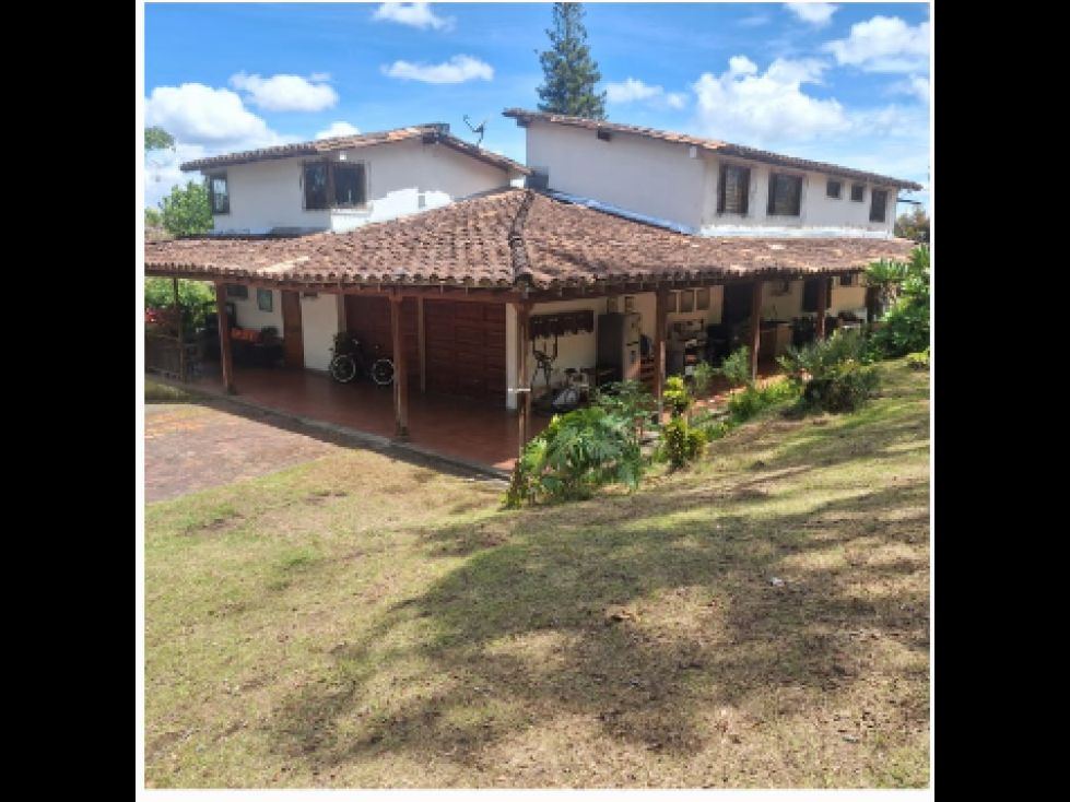 Finca en venta Antioquia La Ceja La Ceja 637 m2 Habitaciones 9 Baños 7 Garajes 4 Precio $3700000000