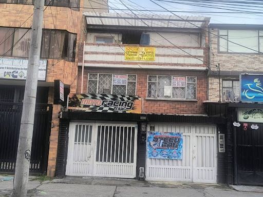 Casa en venta Cundinamarca Bogotá Santa Helenita 305 m2 Habitaciones 8 Baños 5 Garajes 2 Precio $900000000
