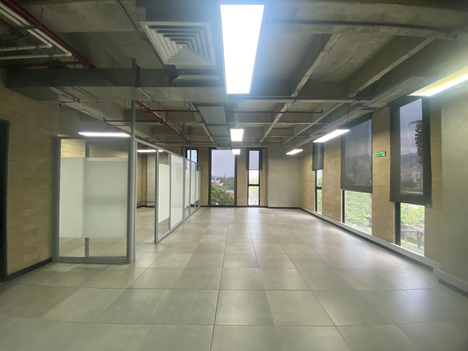 Oficina en arriendo Antioquia Medellín Cristo Rey 77 m2 Habitaciones 0 Baños 1 Garajes 2 Precio $6200000