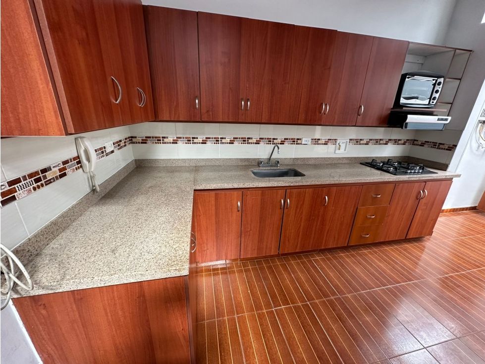 Casa en arriendo Antioquia Medellín El Nogal- Los Almendros 200 m2 Habitaciones 4 Baños 3 Garajes 1 Precio $4000000