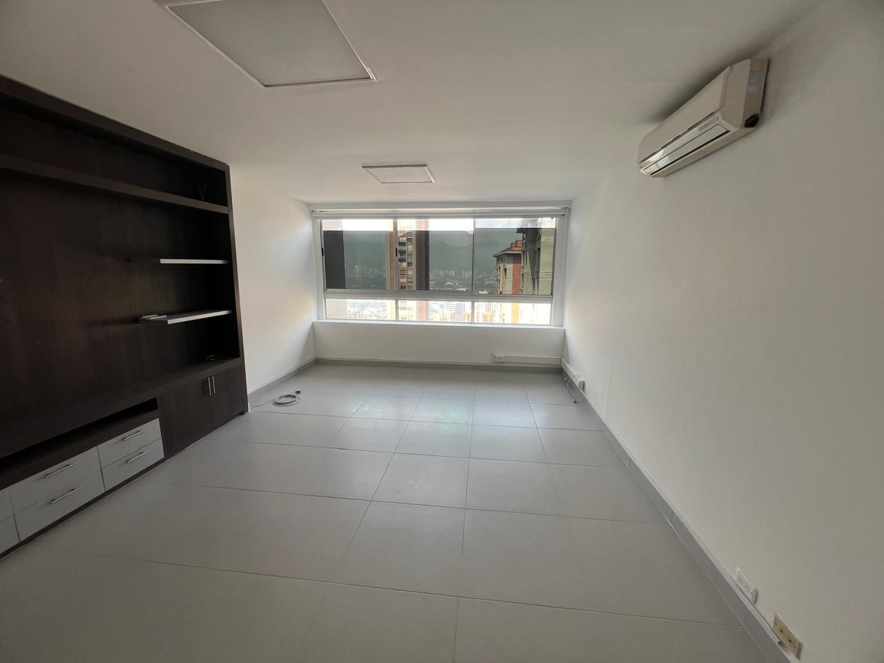 Oficina en arriendo o venta Antioquia Medellín Las Palmas 50 m2 Habitaciones 0 Baños 2 Garajes 2 Precio venta $460000000 Precio arriendo $4200000