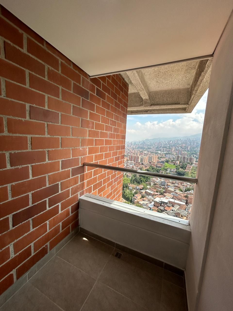 Apartamento en arriendo Antioquia Envigado Las Antillas 80 m2 Habitaciones 3 Baños 2 Garajes 1 Precio $4000000