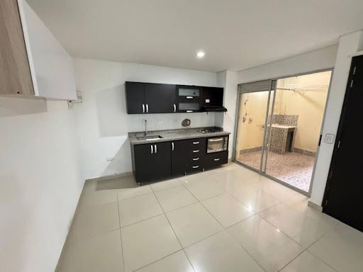 Apartamento en arriendo Antioquia Medellín La Floresta 100 m2 Habitaciones 3 Baños 2 Garajes 1 Precio $2500000