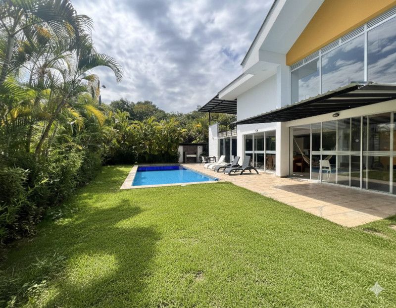 Casa en arriendo Cundinamarca Bogotá Bogotá 235 m2 Habitaciones 4 Baños 4 Garajes 4 Precio $6800000