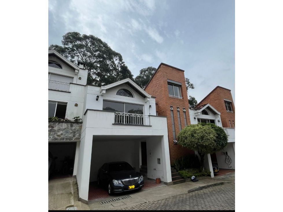 Casa en venta Antioquia Medellín Urbanizacion Remansos De San Lucas 200 m2 Habitaciones 4 Baños 3 Garajes 2 Precio $1220000000
