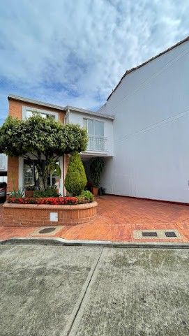 Casa en venta Santander Bucaramanga Cr Cacique Imperial 185 m2 Habitaciones 4 Baños 4 Garajes 2 Precio $820000000