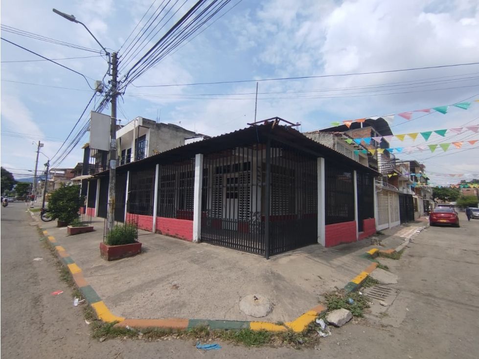 Casa en venta Valle Del Cauca Cali República De Israel 250 m2 Habitaciones 4 Baños 4 Garajes 5 Precio $360000000