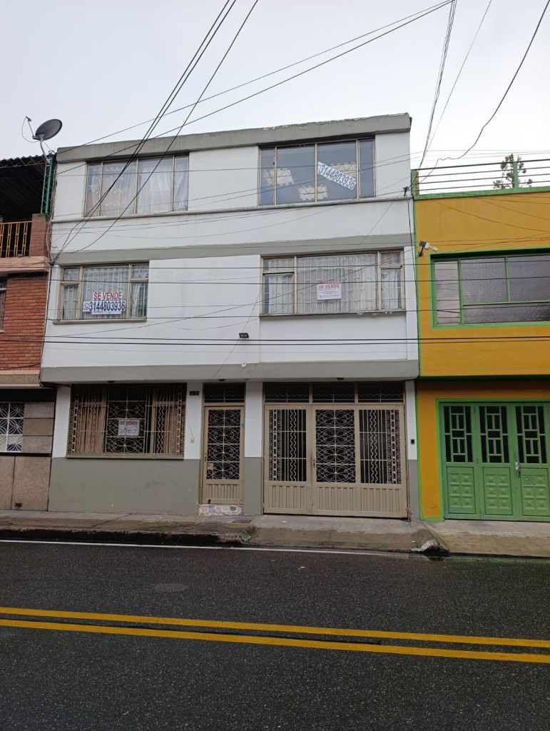 Casa en venta Cundinamarca Bogotá Bellavista Occidental 300 m2 Habitaciones 5 Baños 4 Garajes 1 Precio $800000000