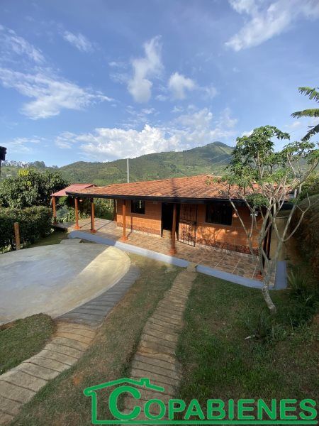 Casa en arriendo Antioquia Copacabana Simon Bolivar Sb centro 70 m2 Habitaciones 4 Baños 1 Garajes 0 Precio $1500000