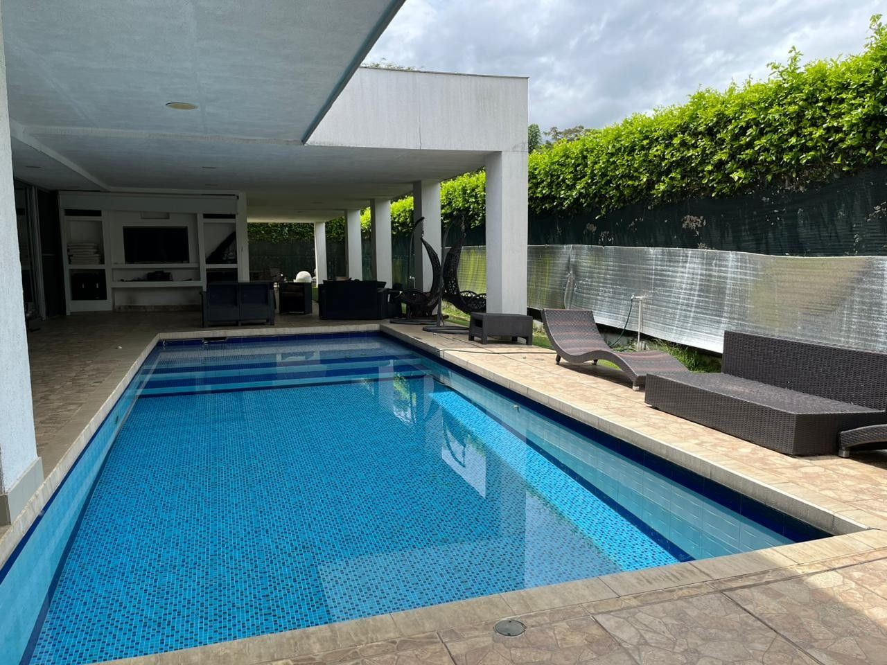 Casa en venta Valle Del Cauca Jamundí Cn Valle Verde 400 m2 Habitaciones 4 Baños 7 Garajes 4 Precio $2200000000