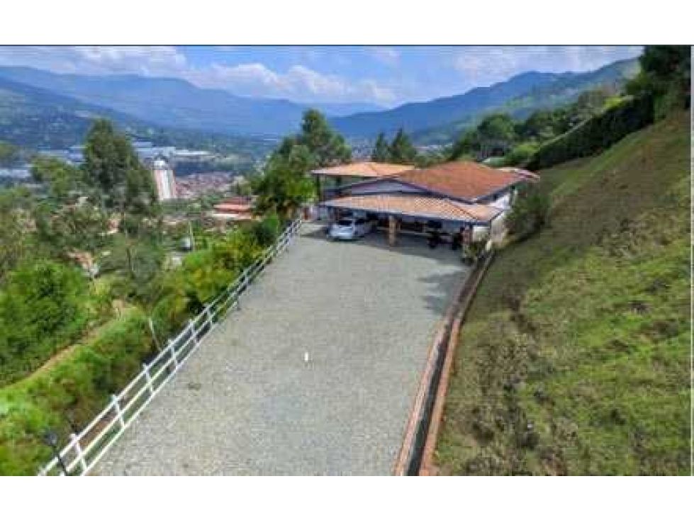 Casa Campestre en venta Antioquia Copacabana Copacabana 450 m2 Habitaciones 3 Baños 3 Garajes 10 Precio $1790000000