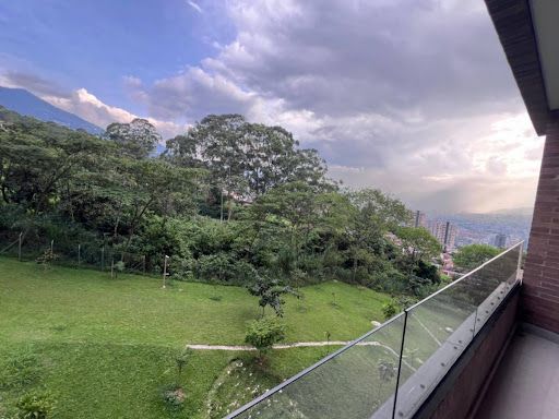 Apartamento en venta Antioquia Medellín Altos Del Poblado 100 m2 Habitaciones 2 Baños 3 Garajes 2 Precio $1060000000
