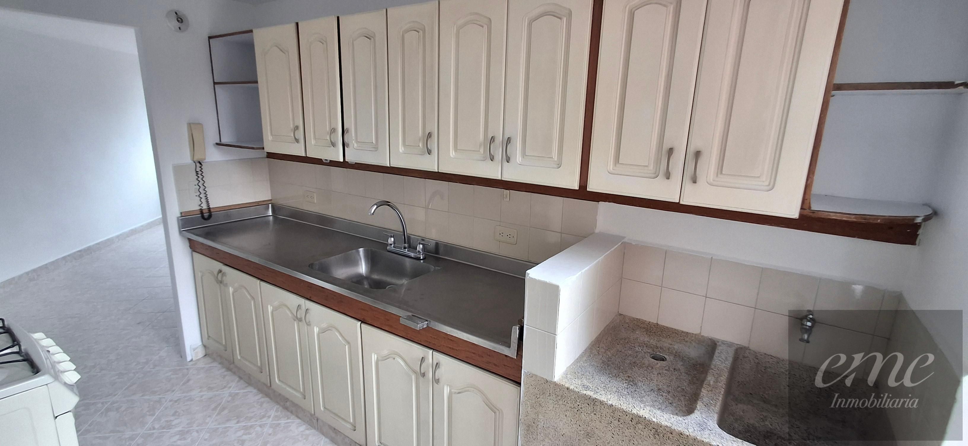 Apartamento en arriendo Antioquia Medellín El Rincon 65 m2 Habitaciones 2 Baños 2 Garajes 1 Precio $2500000