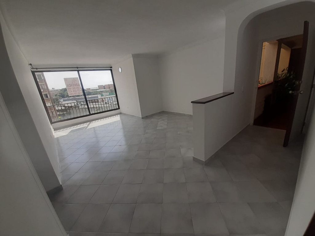 Apartamento en arriendo Valle Del Cauca Cali Camino Real - Los Fundadores 70 m2 Habitaciones 3 Baños 3 Garajes 1 Precio $2200000