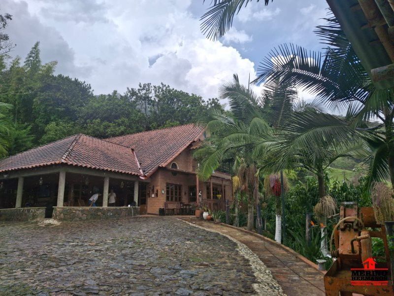 Finca en venta Antioquia Copacabana Simon Bolivar Sb centro 350 m2 Habitaciones 4 Baños 5 Garajes 1 Precio $2600000000