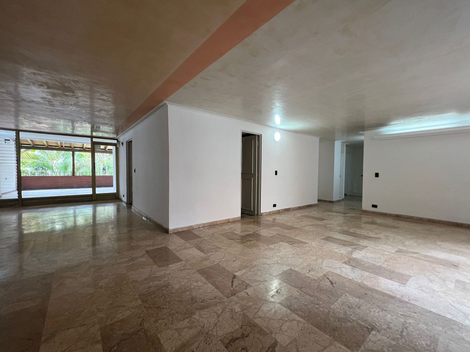 Apartamento en arriendo Antioquia Envigado La Orquídea 210 m2 Habitaciones 3 Baños 3 Garajes 1 Precio $4650000