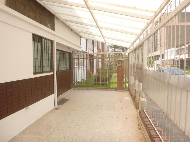 Casa en arriendo Cundinamarca Bogotá La Soledad 0 m2 Habitaciones 7 Baños 3 Garajes 2 Precio $4600000