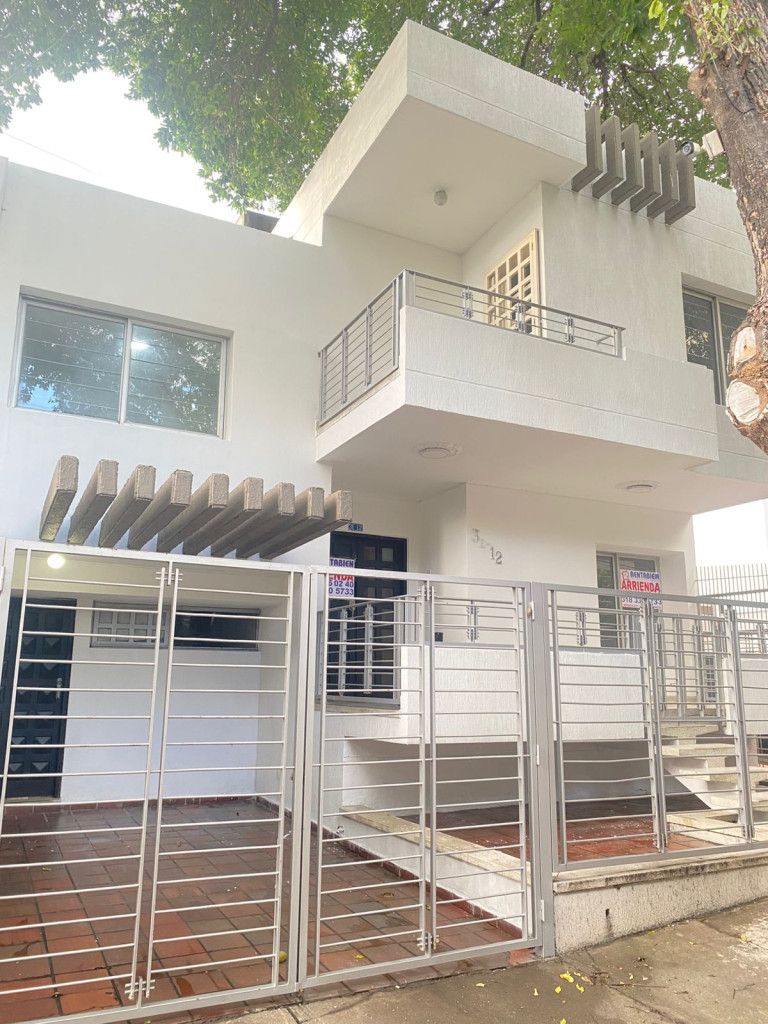 Casa en arriendo Norte De Santander Cúcuta Caobos 210 m2 Habitaciones 3 Baños 4 Garajes 1 Precio $6500000