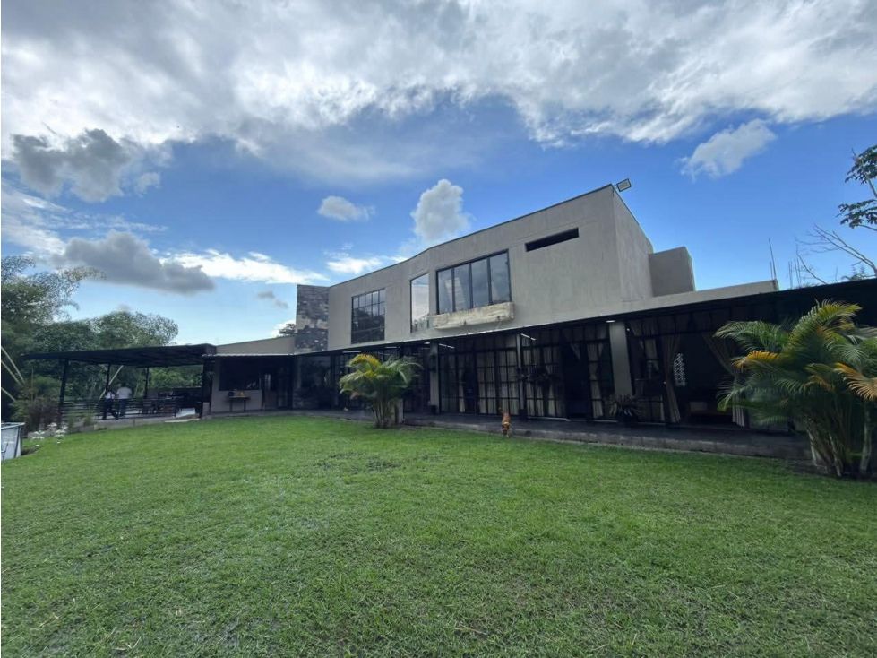 Casa Campestre en venta Quindío Armenia Sector Centro 550 m2 Habitaciones 6 Baños 7 Garajes 10 Precio $2600000000