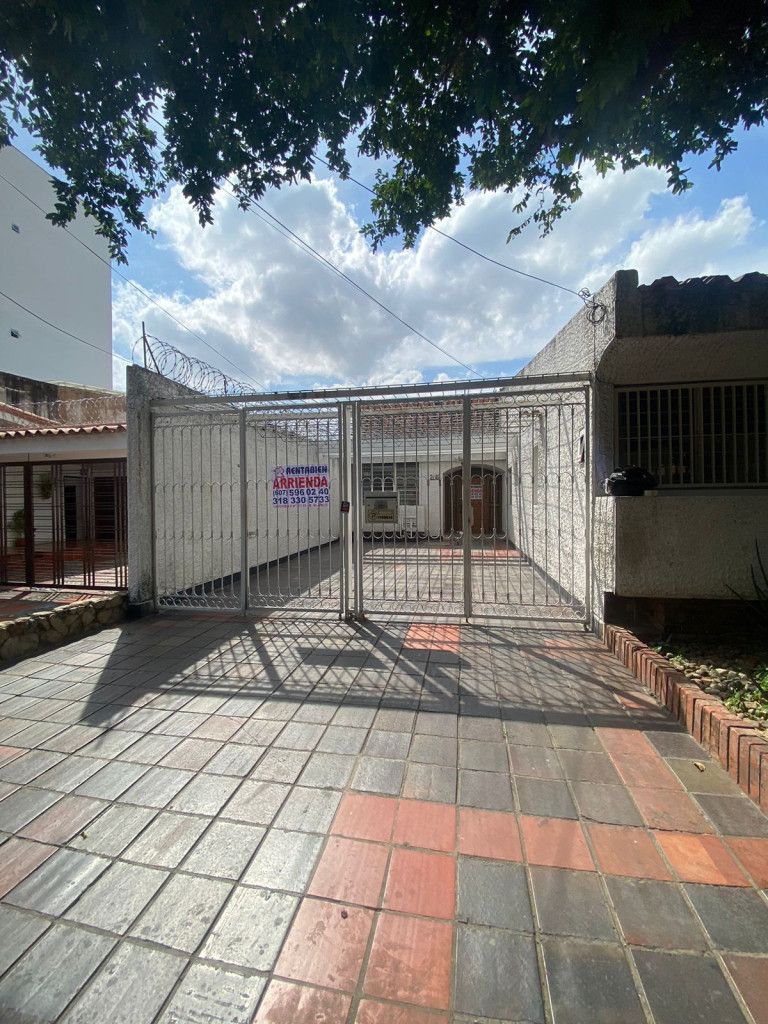 Casa en arriendo Norte De Santander Cúcuta Caobos 322 m2 Habitaciones 6 Baños 5 Garajes 2 Precio $7400000