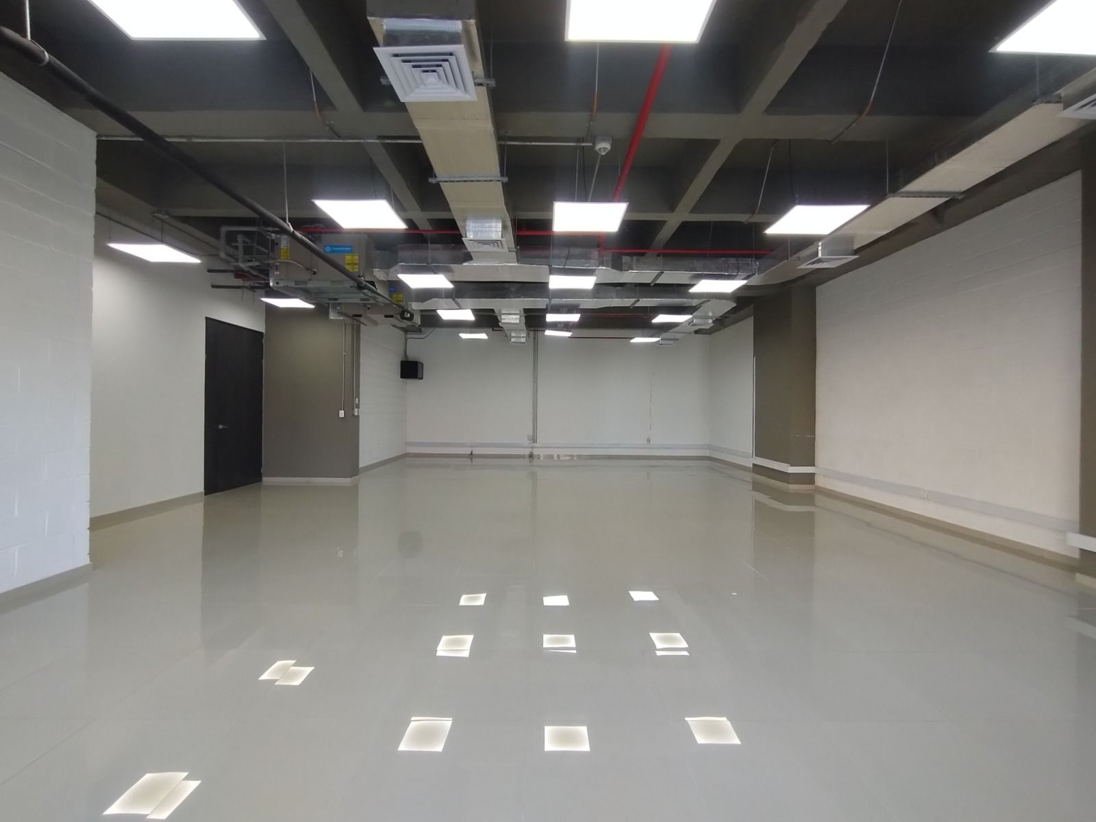 Oficina en arriendo Atlántico Barranquilla Altos Del Prado 135 m2 Habitaciones 0 Baños 0 Garajes 2 Precio $15500000