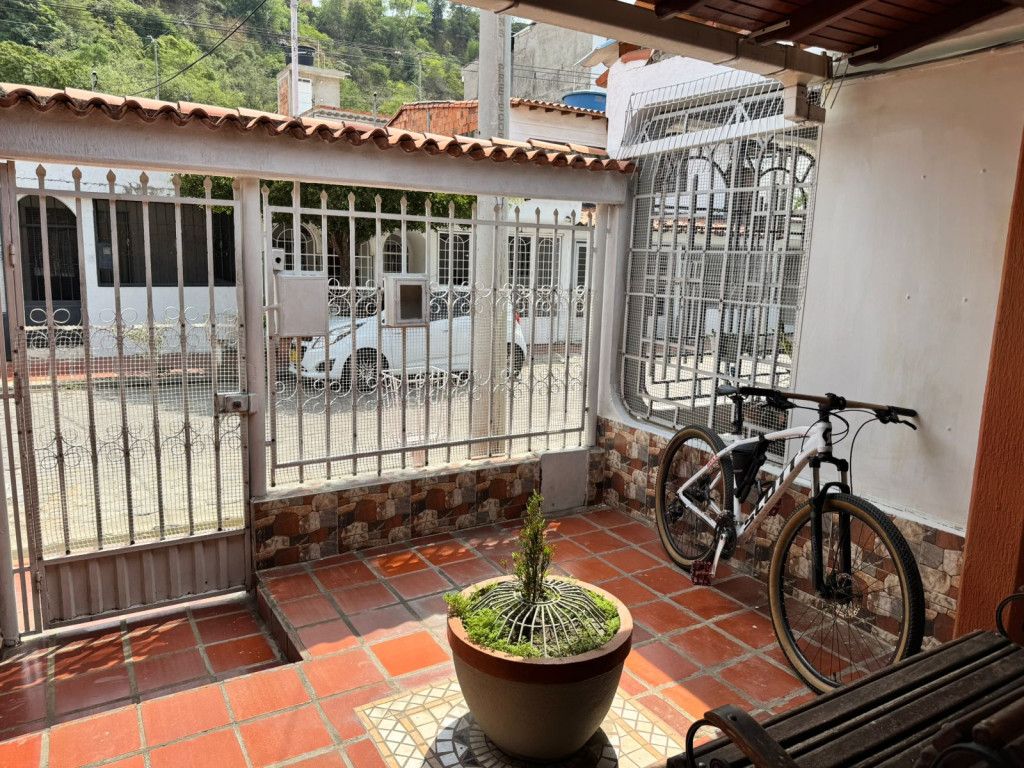 Casa en venta Norte De Santander Cúcuta Br Prados Del Este 110 m2 Habitaciones 3 Baños 1 Garajes 1 Precio $250000000