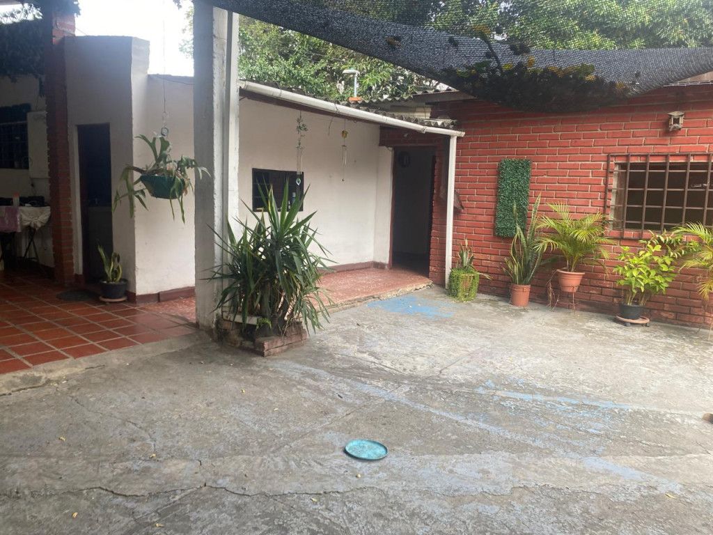 Casa en venta Norte De Santander Cúcuta Cúcuta 1200 m2 Habitaciones 4 Baños 2 Garajes 10 Precio $1800000000