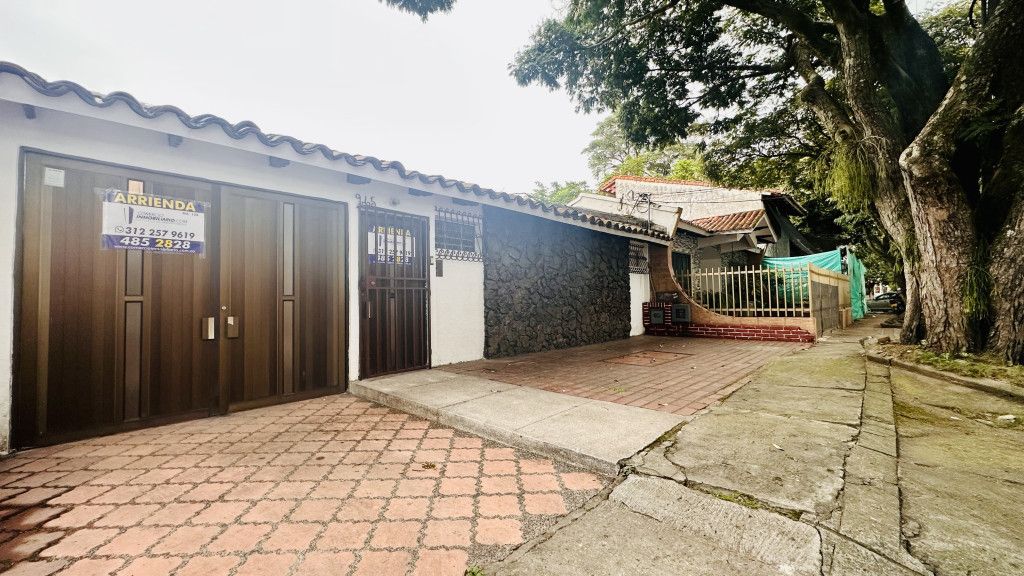 Casa en arriendo Valle Del Cauca Cali El Gran Limonar 250 m2 Habitaciones 3 Baños 3 Garajes 2 Precio $3400000