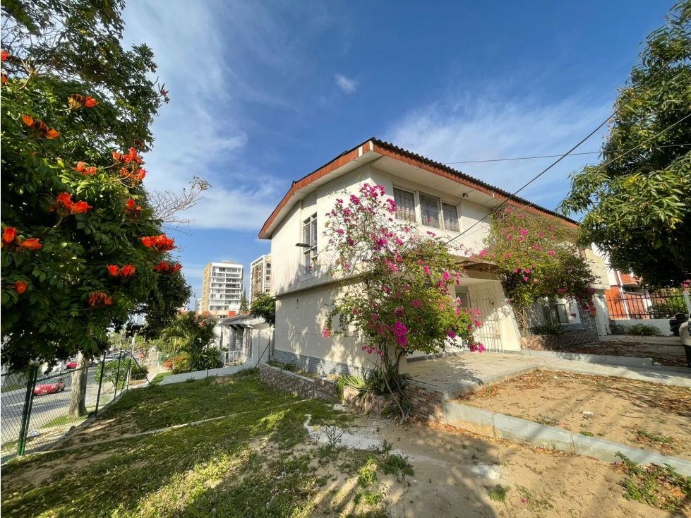 Casa en arriendo o venta Atlántico Barranquilla La Cumbre 357 m2 Habitaciones 4 Baños 3 Garajes 4 Precio venta $850000000 Precio arriendo $8000000