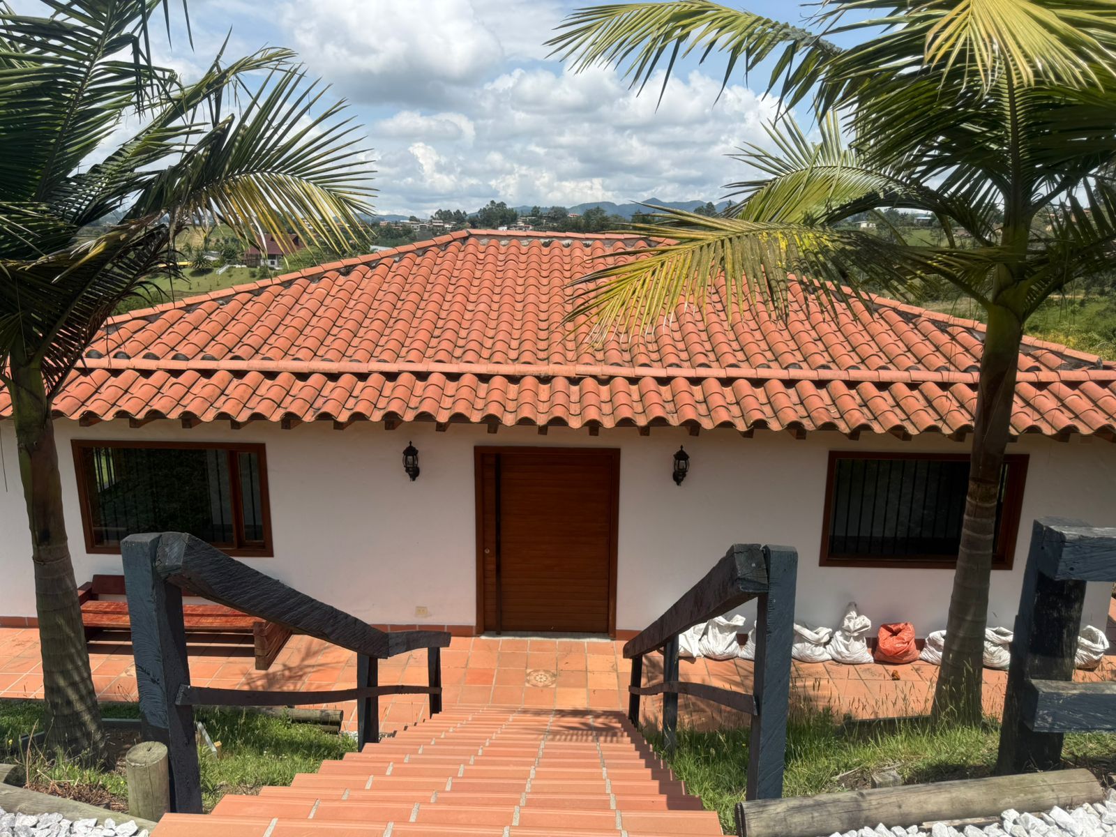 Finca en arriendo Antioquia Marinilla La Industrial 144 m2 Habitaciones 3 Baños 2 Garajes 2 Precio $3500000