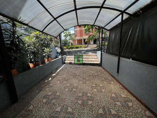Local en arriendo Antioquia Medellín Los Alpes 40 m2 Habitaciones 0 Baños 1 Garajes 0 Precio $2400000